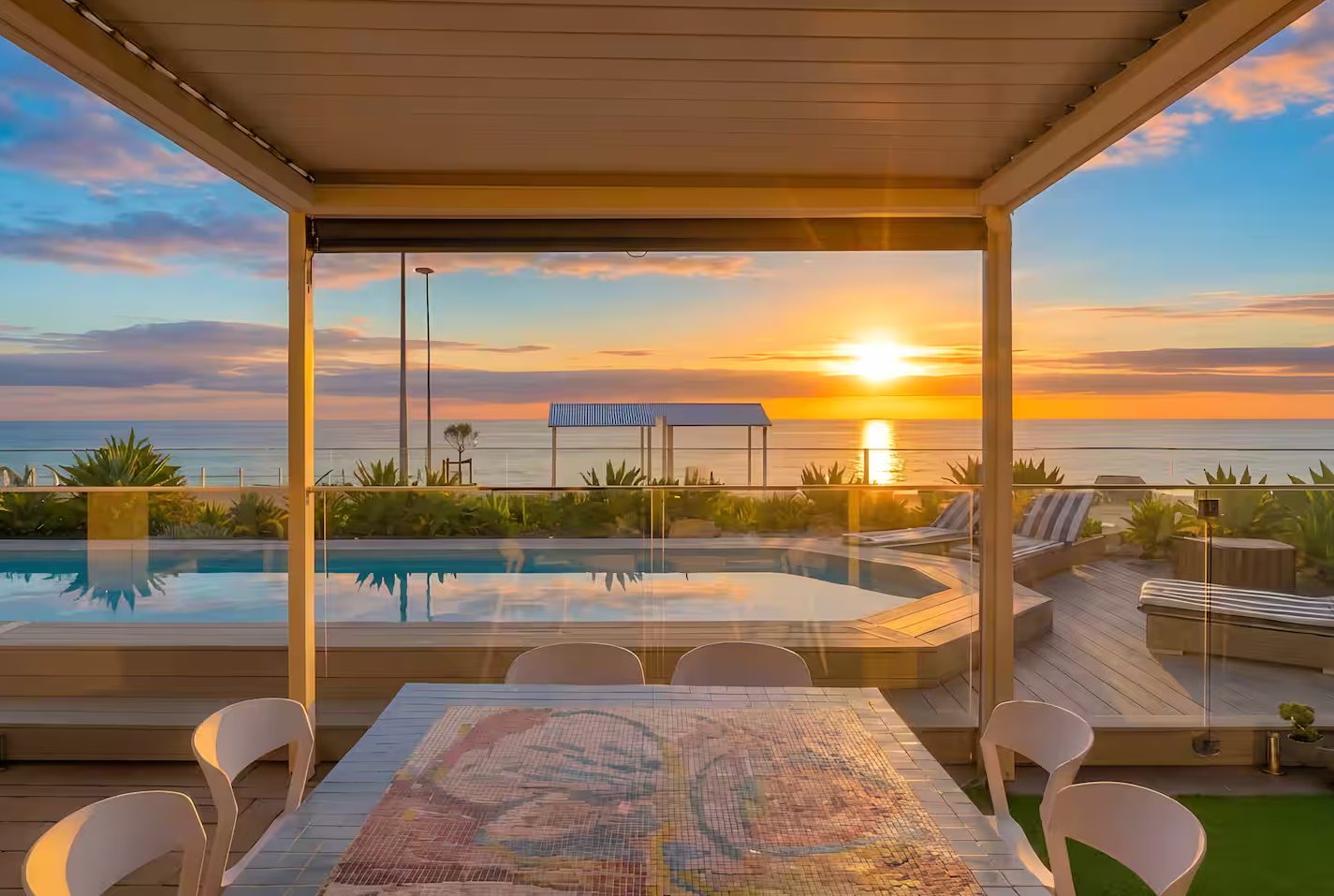 Sunset Pool House — beach home with private 15-metre beachfront pool at Glenelg North